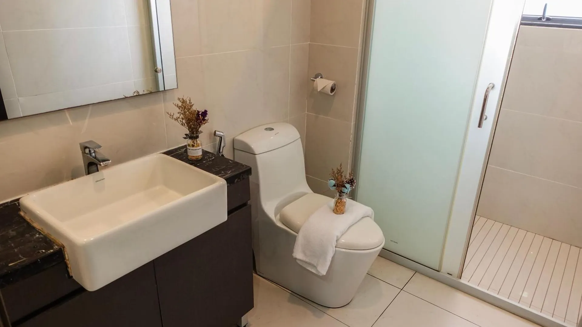 Jb City Family Suite Danga Bay By Cowidea Johor Bahru 0*,  Malasia
